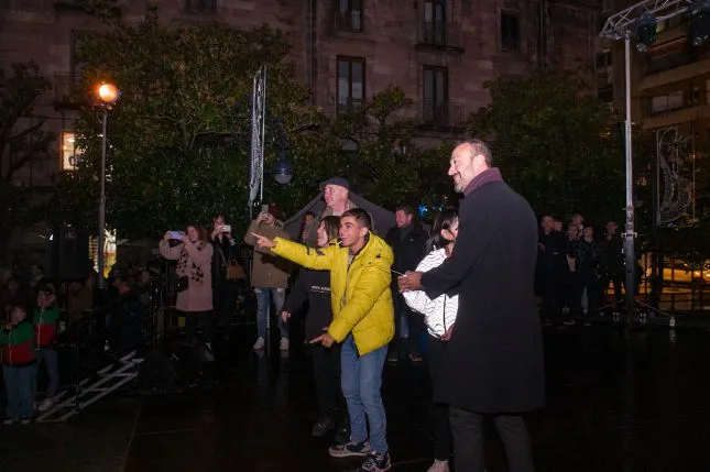  El encendido de las figuras de ‘Los Niños Construyen la Navidad’ completa el alumbrado festivo