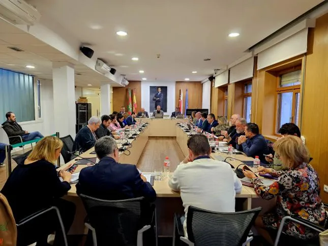  El Pleno rechaza la creación de una Comisión de Investigación sobre la gestión de Abierto en Vacaciones