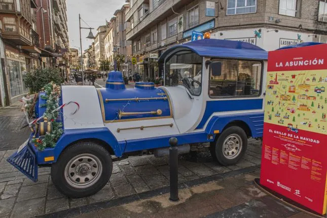  Comienza a funcionar el tren turístico ‘El Grillo de la Navidad’
