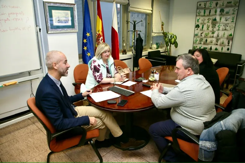  Sergio Silva colaborará con Liendo en la mejora de las instalaciones del colegio público Peregrino Avendaño