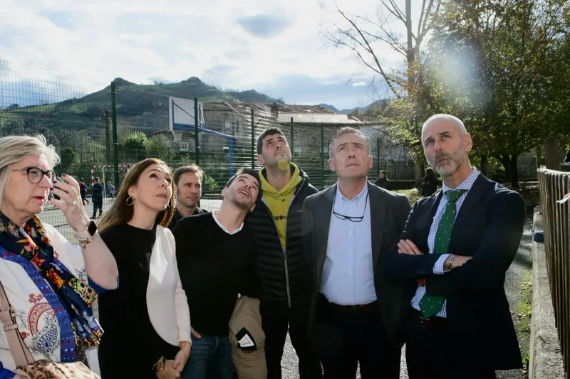 Noticias de Cantabria | El Cántabro | Educación y ayuntamiento estudiaran la implantación del aula de 1 año en el CEIP Eugenio Perojo, de Liérganes