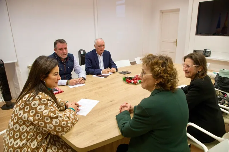  Gómez del Río aboga por estrechar las líneas de colaboración con Cáritas