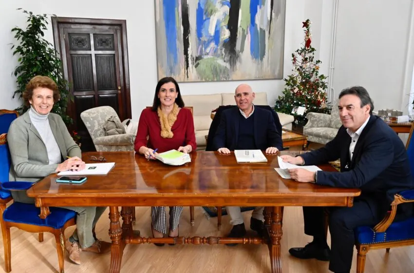  Ayuntamiento y Racing validan el proyecto para la reforma de los baños de los Campos de Sport