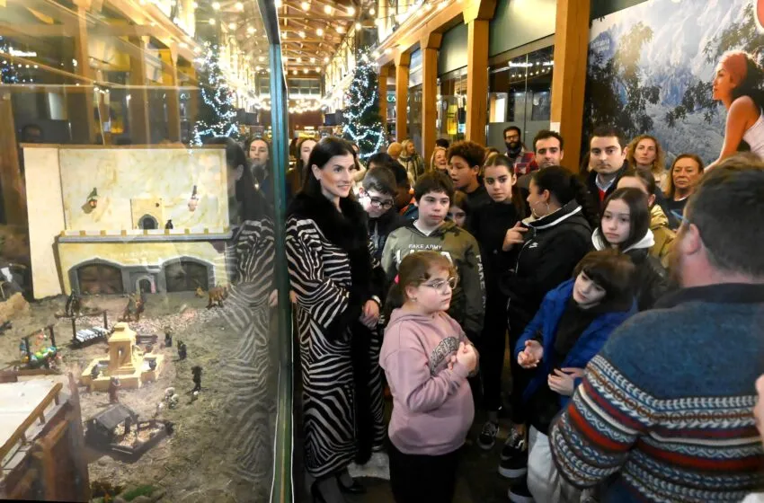  La alcaldesa visita el nacimiento del Mercado del Este e inaugura la ‘Ruta de Belenes’