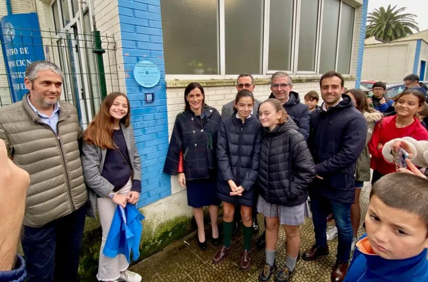Noticias de Cantabria | El Cántabro | La Ruta 'Ilustres Santander' dedica una placa a Alonso González, ‘El Buzo’