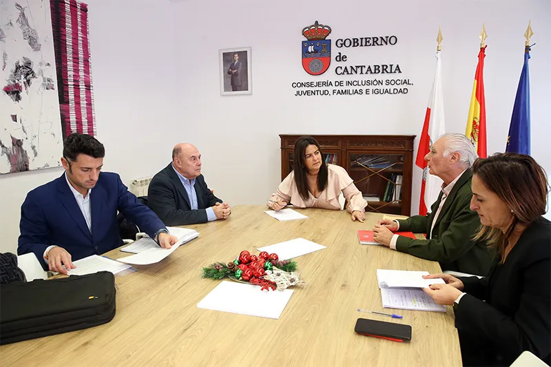  Inclusión Social estudiará fórmulas para reforzar el servicio de transporte de personas con discapacidad física y mejorar su accesibilidad