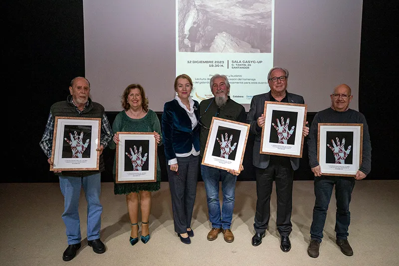  El Gobierno cántabro destaca el papel «crucial» que desempeñan los guías de las cuevas prehistóricas como «guardianes» y «embajadores» del patrimonio cultural