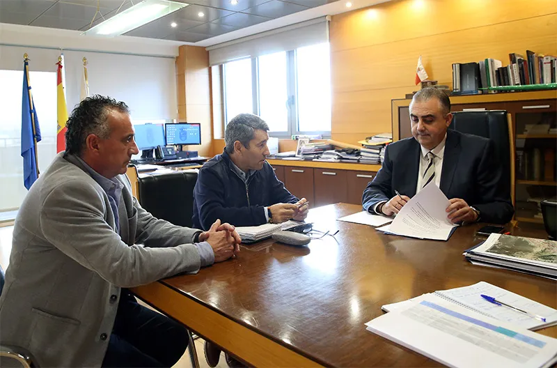 Fomento colaborará con el Ayuntamiento de Cabezón de la Sal en la renovación integral de la Casa Consistorial
