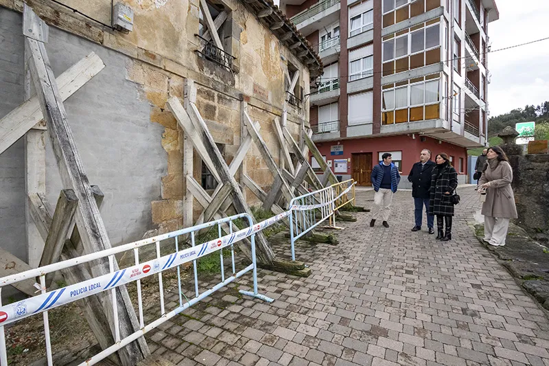  Fomento financiará la reparación de la Casa Lonja de Limpias y colaborará en la mejora del saneamiento