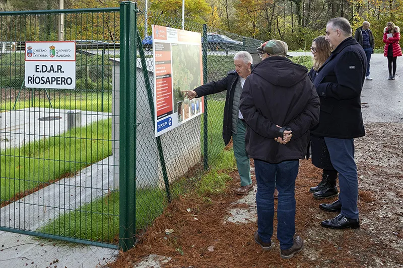 El Gobierno de Cantabria y Villaescusa invierten 327.000 euros en ampliar la red de saneamiento de Riosapero