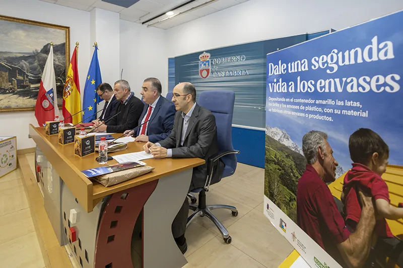  Gobierno de Cantabria y Ecoembes lanzan una nueva edición de la campaña ‘El mundo necesita un giro’ para sensibilizar sobre la importancia del reciclaje de envases