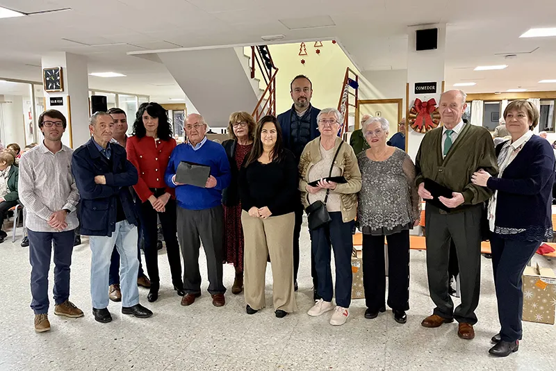  Gómez del Río participa en el reconocimiento a los mayores del Centro Social de Torrelavega