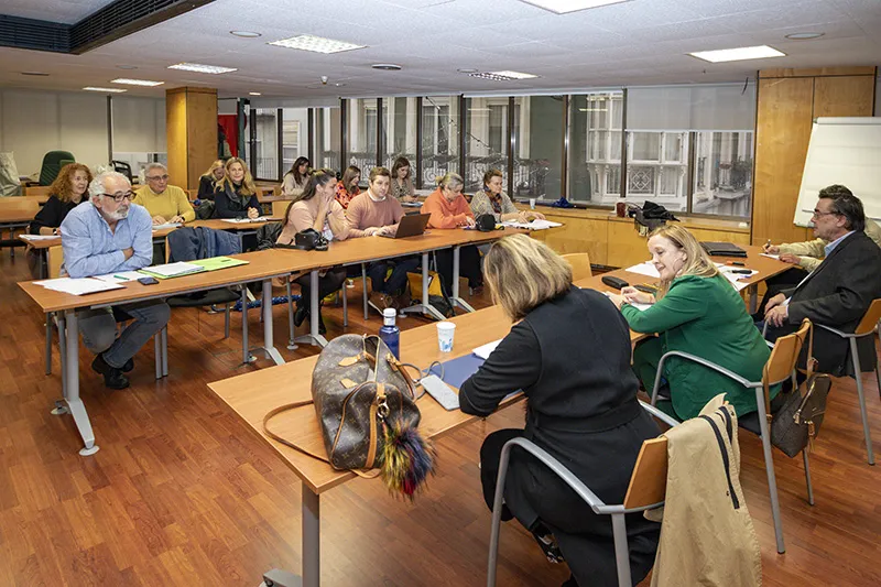  Los planes de formación del Gobierno cántabro crecen en número de cursos y llegarán a 12.000 empleados públicos autonómicos y locales