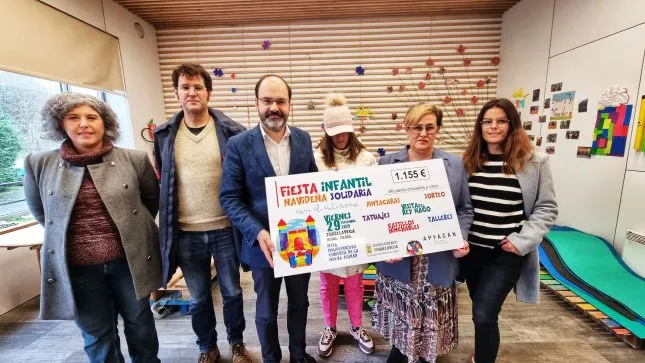  El Ayuntamiento entrega a APTACAN la recaudación de la Fiesta Infantil Navideña Solidaria con el Autismo
