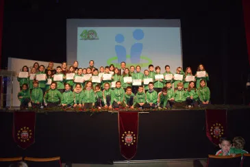 67 alumnos del Colegio Antonio Robinet de Vioño son nombrados “tutores” con el encargo de ser los “amigos mayores” de sus compañeros más pequeños