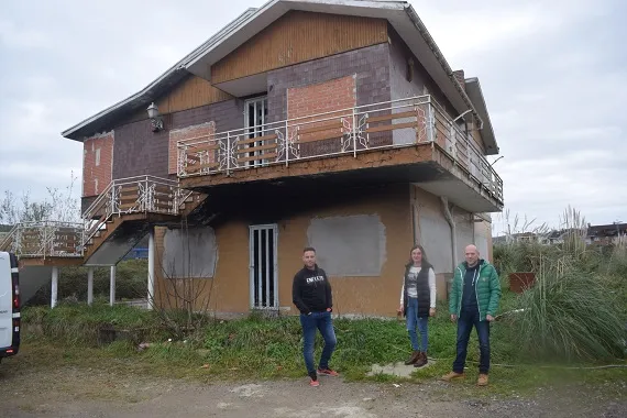  Iniciados los trámites ante el Ministerio de Transición Ecológica para la cesión de una parcela en las afueras de Sarón para crear un aparcamiento controlado de camiones