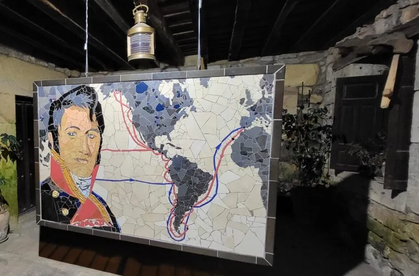  El Ayuntamiento de Cayón expone la obra conmemorativa del Brigadier Gutiérrez de la Concha, instalada de manera permanente en su casa natal de Esles de Cayón