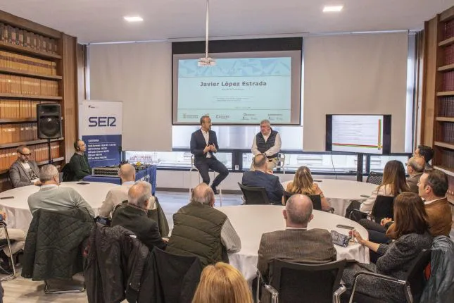López Estrada está convencido de que Torrelavega tendrá un apeadero en la ciudad durante las obras del soterramiento