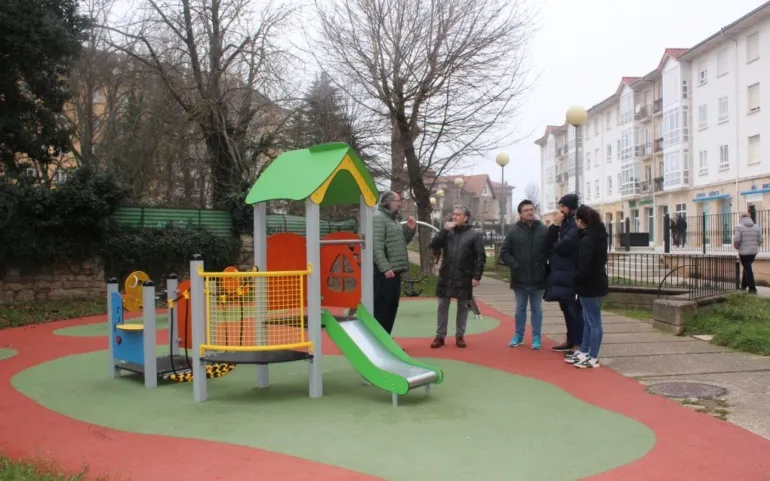  Recepcionadas las obras de renovación de los parques infantiles de Cupido y Manuel Llano Rebanal