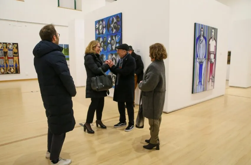 Noticias de Cantabria | El Cántabro | Eva Guillermina Fernández clausura en la Biblioteca Central la exposición de Roberto Orallo que cierra el Año Cultural dedicado al pintor