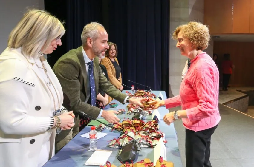  Silva considera la educación un «servicio público esencial» y alienta a los docentes a continuar formando a «ciudadanos libres y con espíritu crítico»