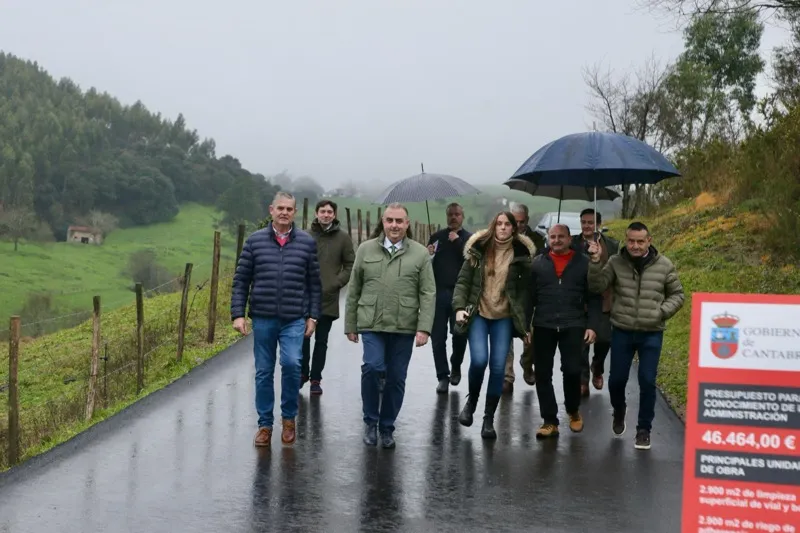  Fomento mejora la comunicación entre Solórzano y Garzón con un nuevo asfaltado y ampliación del firme