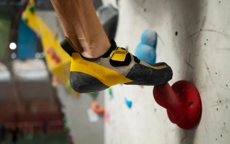  Curso de Escalada para adultos organizado por el Club Tres Mares-La Milana