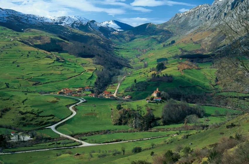 Noticias de Cantabria | El Cántabro | Inclusión y la Mancomunidad de Servicios de los Valles de Saja y Corona impulsarán medidas innovadoras para prevenir y paliar la soledad no deseada en el entorno rural