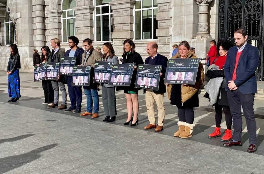 Noticias de Cantabria | El Cántabro | Santander recuerda a las mujeres asesinadas en Barcelona y Málaga y a los dos menores de Barcelona