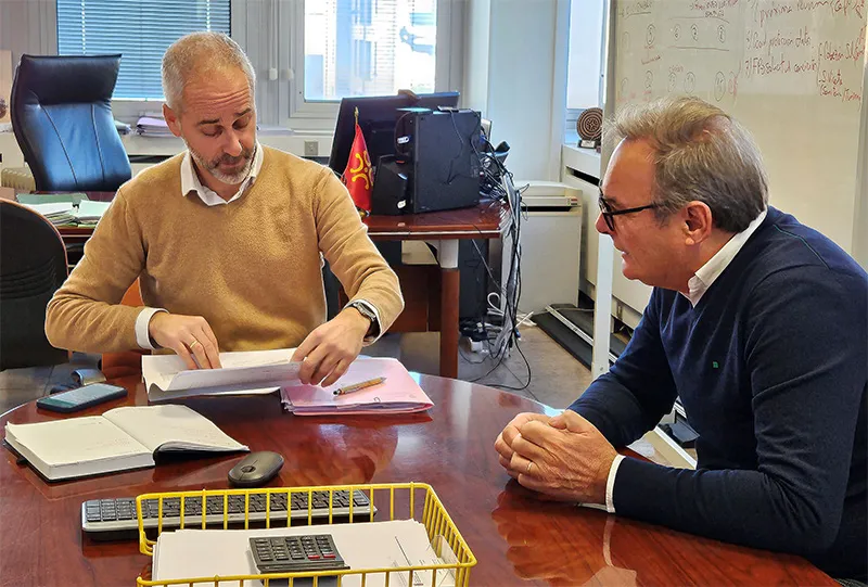 Noticias de Cantabria | El Cántabro | Educación estudiará la colaboración con el Ayuntamiento de Vega de Pas para cubrir la pista deportiva del CEIP Doctor Madrazo