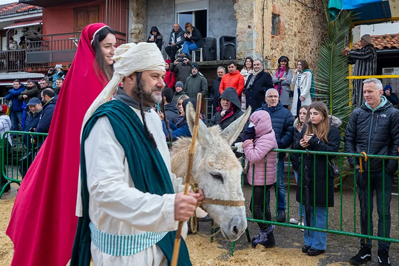 Noticias de Cantabria | El Cántabro | Roberto Media asiste a la cabalgata de Seña, que reúne a numerosos visitantes a pesar del mal tiempo