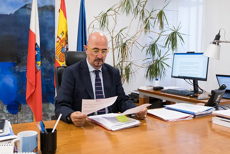  César Pascual: la ministra de Sanidad llega tarde y mal con la convocatoria del CISNS