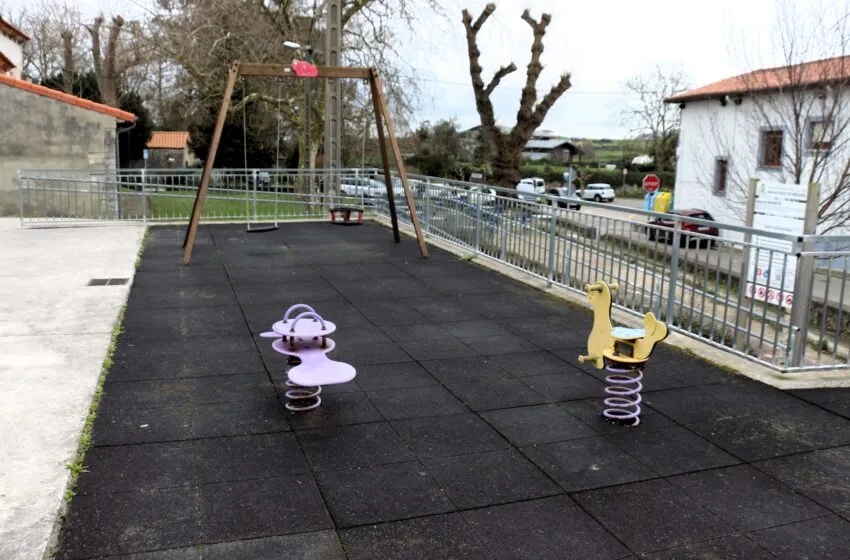  El Ayuntamiento de Bezana adjudica la primera fase del contrato para la renovación y mantenimiento de nueve parques infantiles municipales