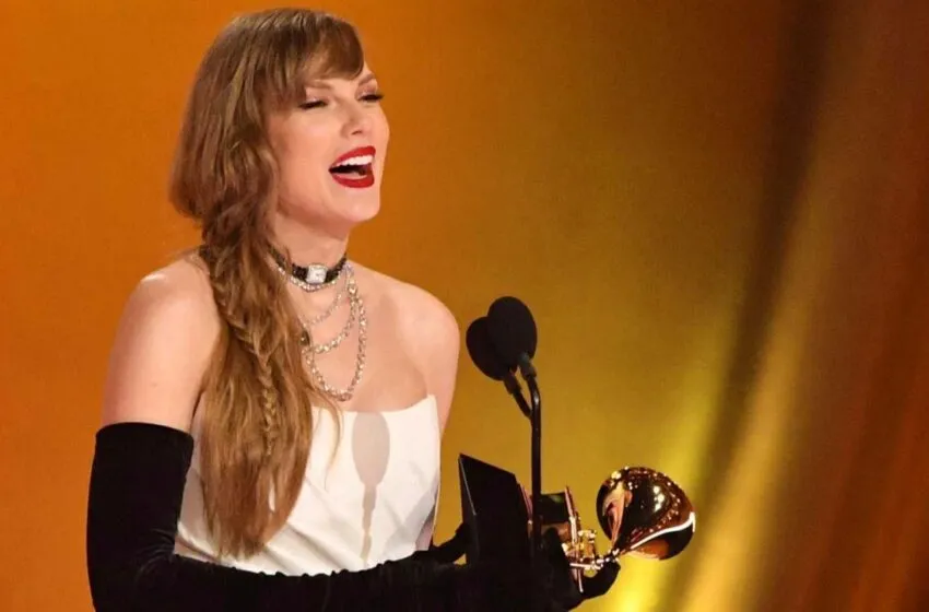  Taylor Swift ha marcado un hito en los premios Grammy al asegurar su cuarto galardón como Álbum del Año