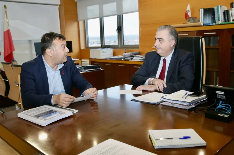  Media se compromete con el alcalde de Marina de Cudeyo a ejecutar la remodelación de los puentes de Somo y Pontejos