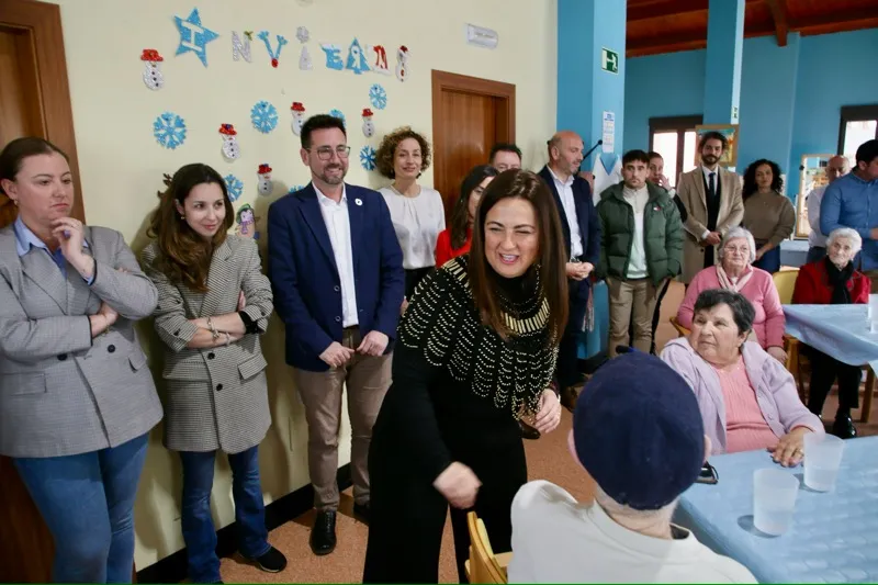  Gómez del Río asegura que el Gobierno seguirá trabajando para garantizar que las personas mayores vivan «con calidad» en su casa y en su entorno