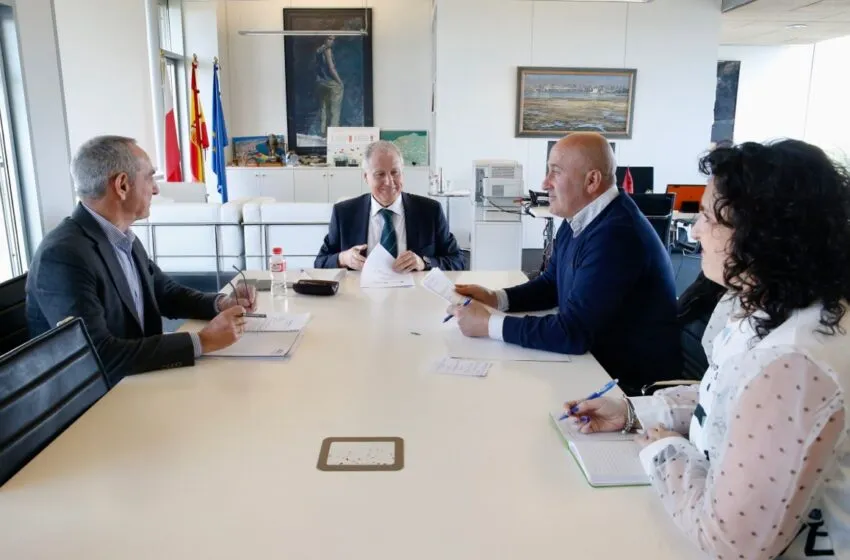  Industria se compromete a trabajar conjuntamente en los proyectos de mejora en el municipio de Cartes