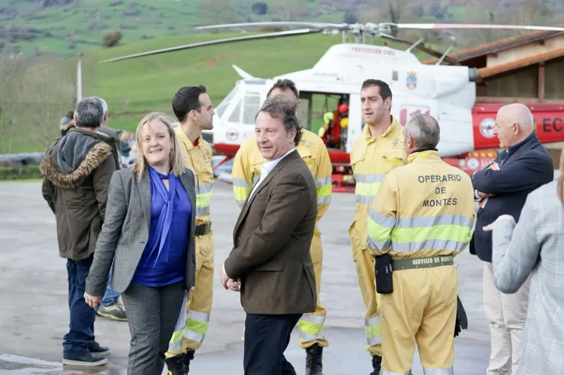  Los helicópteros del Gobierno transportarán a efectivos del operativo de forestales a zonas de difícil acceso