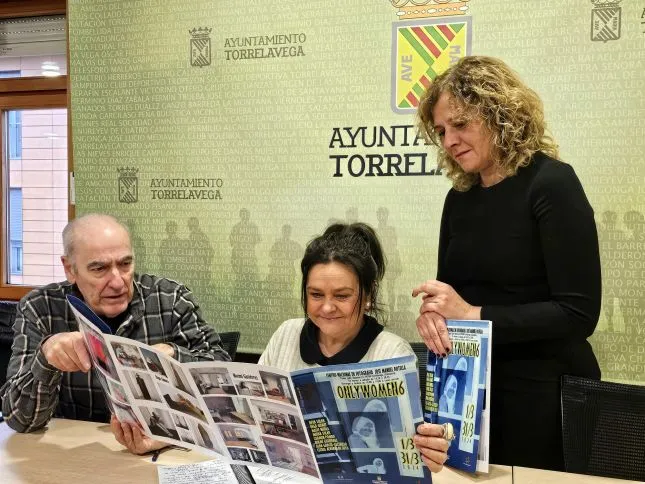  Torrelavega comienza los actos del 8M con la exposición ‘Only Women 6’