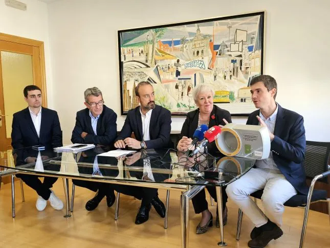  Torrelavega pone en marcha un proyecto piloto de contenedores inteligentes para el vidrio y los envases