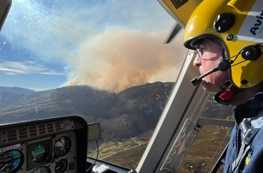  Cantabria se suma al operativo de extinción del incendio de Espinosa de los Monteros en Burgos
