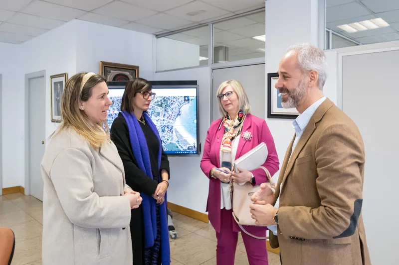  Educación y Ayuntamiento de Noja analizan las necesidades educativas del municipio