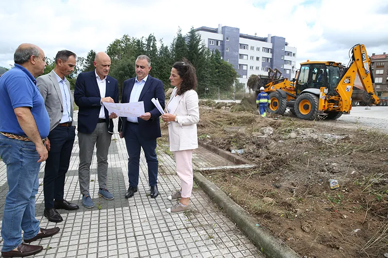  Fomento ampliará la red de saneamiento de la calle Galicia en Los Corrales de Buelna por 408.483 euros