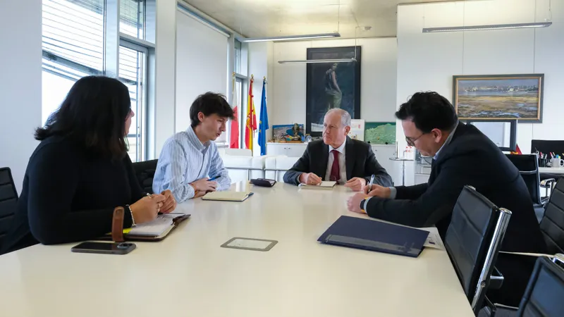  La Consejería de Industria colaborará con Castañeda para visibilizar y potenciar su comercio y hostelería