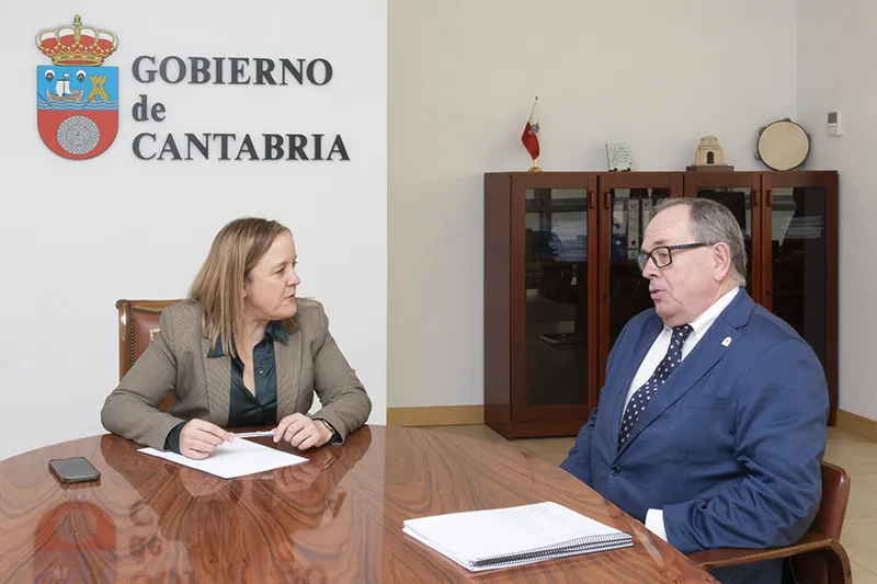  Presidencia estudiará renovar la embarcación de rescate que protección civil de Campoo de Yuso utiliza en el pantano del Ebro