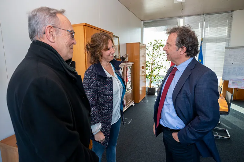  Palencia felicita a la cineasta Maite Vitoria Daneris por su trabajo en el largometraje ‘La patria de los heladeros’