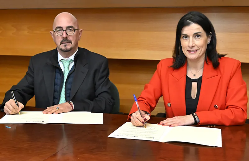 Salud y el Ayuntamiento de Santander renuevan su compromiso con las donaciones de sangre