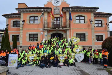 Noticias de Cantabria | El Cántabro | Villaescusa y Piélagos caminan juntos bajo el frío, la lluvia y el granizo por un mundo mejor