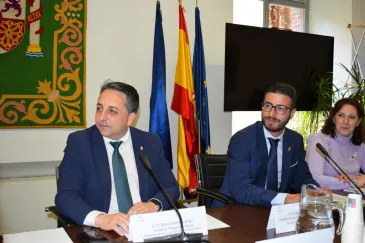  Caramés se compromete en la FEMP a trasladar desde los ayuntamientos las necesidades del colectivo juvenil a otras administraciones e instituciones
