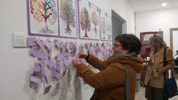  La comunidad educativa del CEPA de Piélagos celebra el Día internacional de la mujer echando la vista atrás y homenajeando a sus raíces femeninas